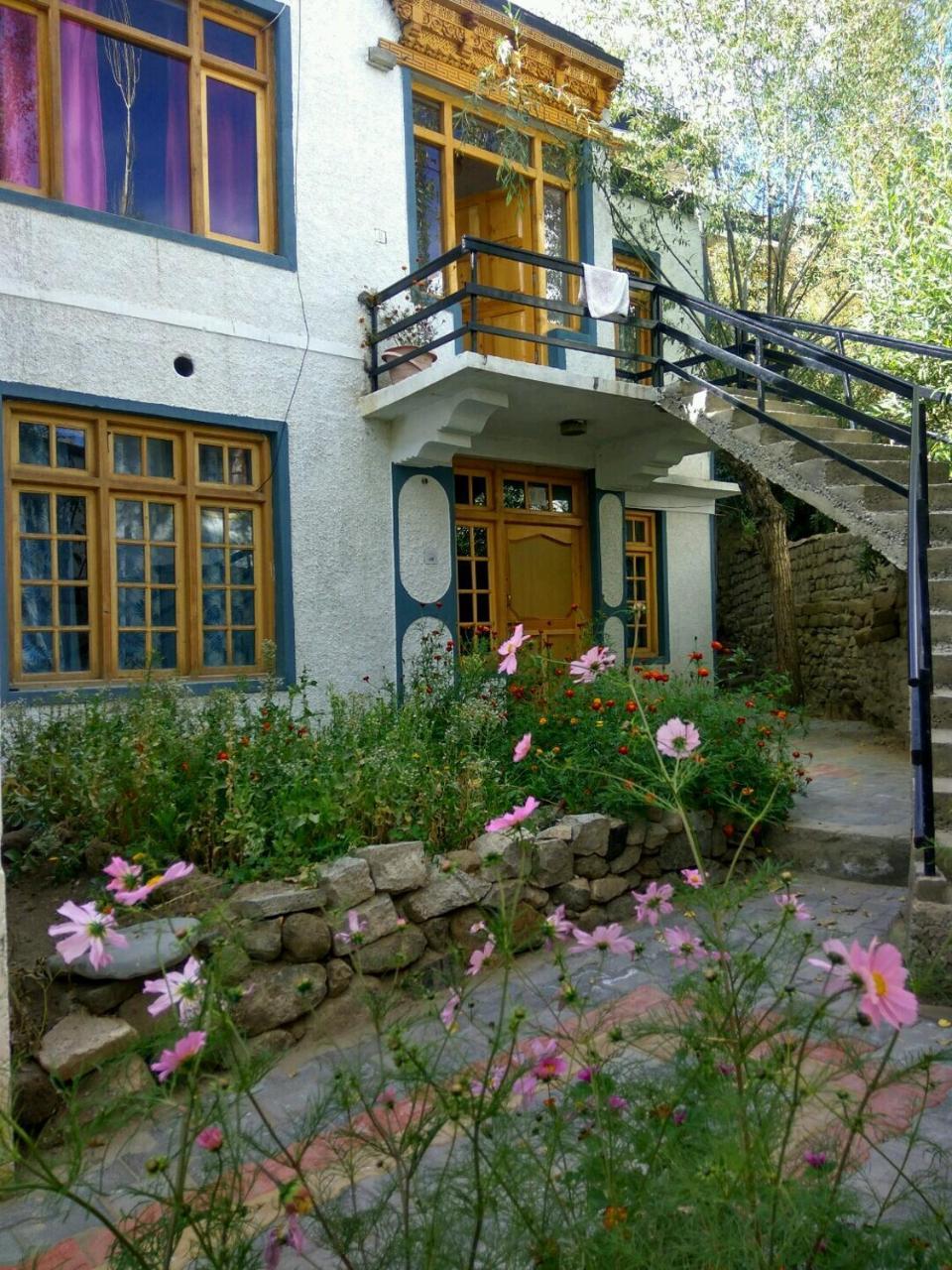 Achina Hotel Leh Exterior photo